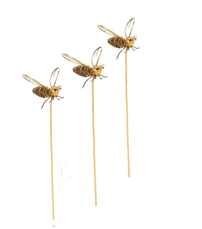 Wire Bee on stick